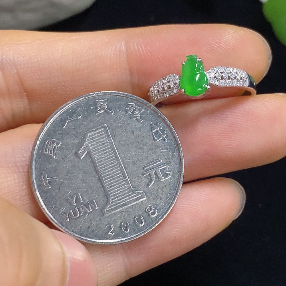 Jadeite Gourd Inlay Ring 18k with Diamond Accents