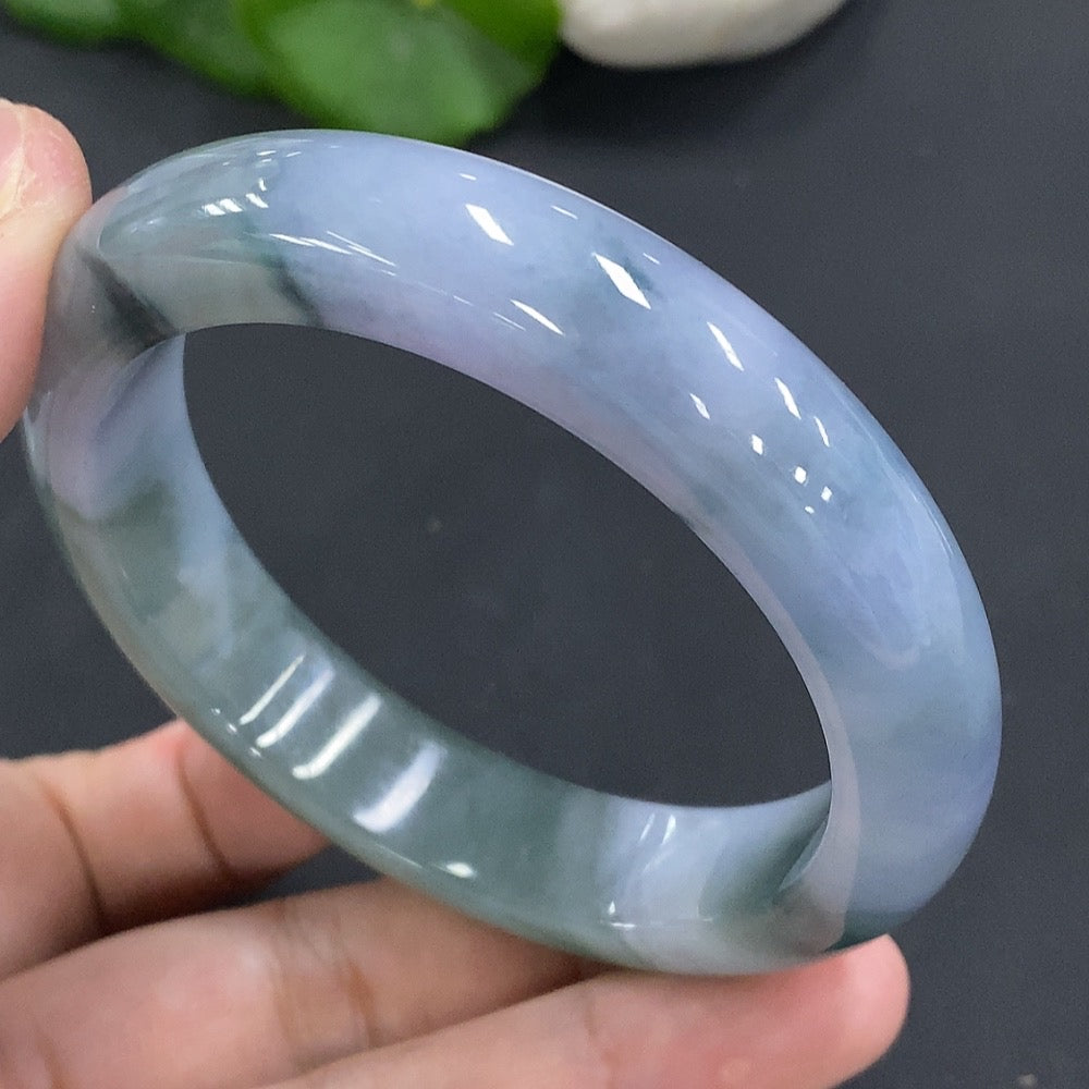 Jadeite round bracelet, circumference 56.5, total weight 63.795g