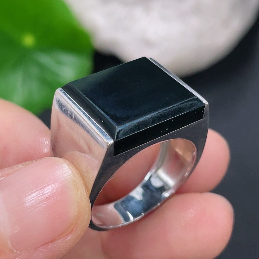 Jadeite Inlaid Ring 18k Size 17 Total Weight Approx. 8.66g