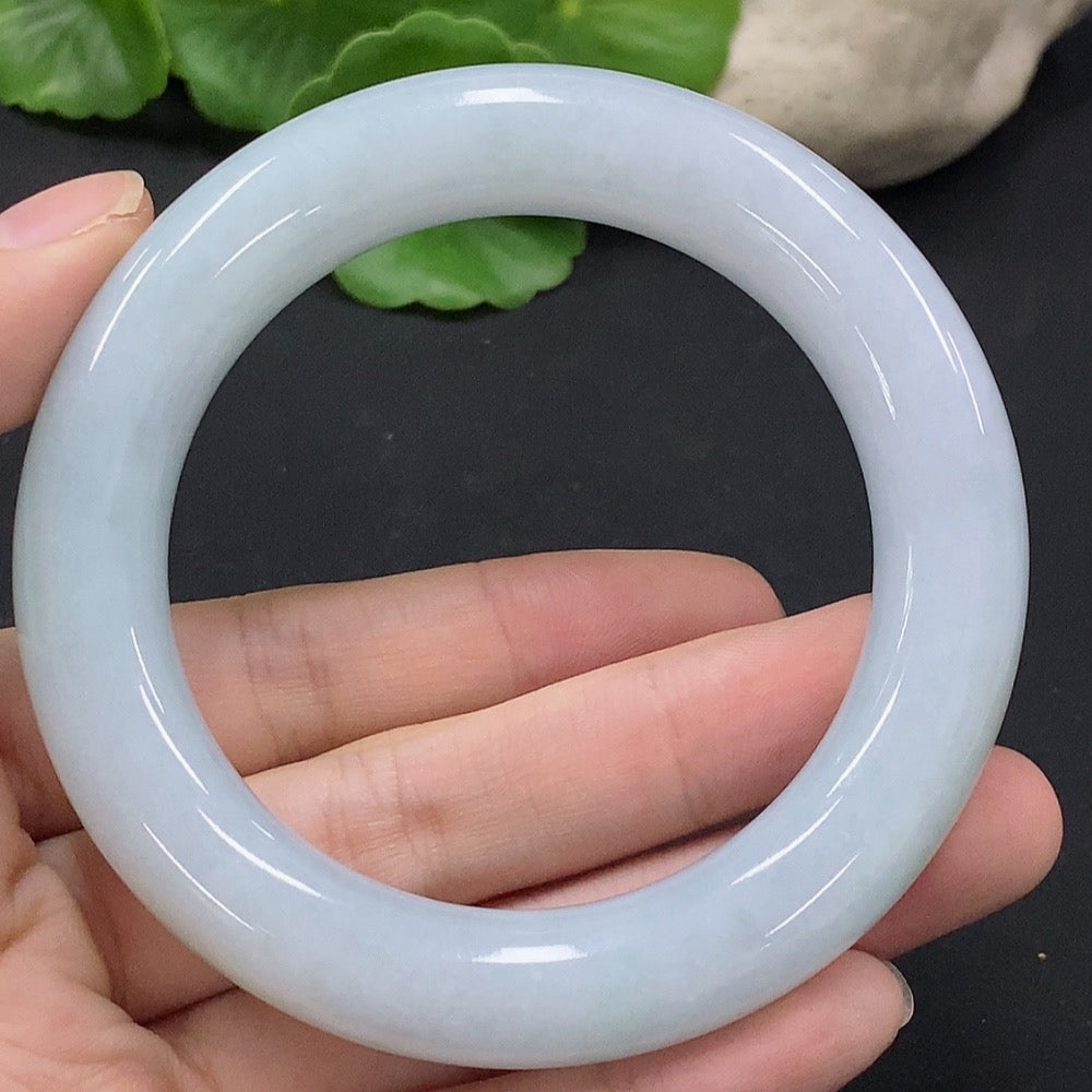 Jadeite round bangle size 54.8 total weight approx. 80.32g