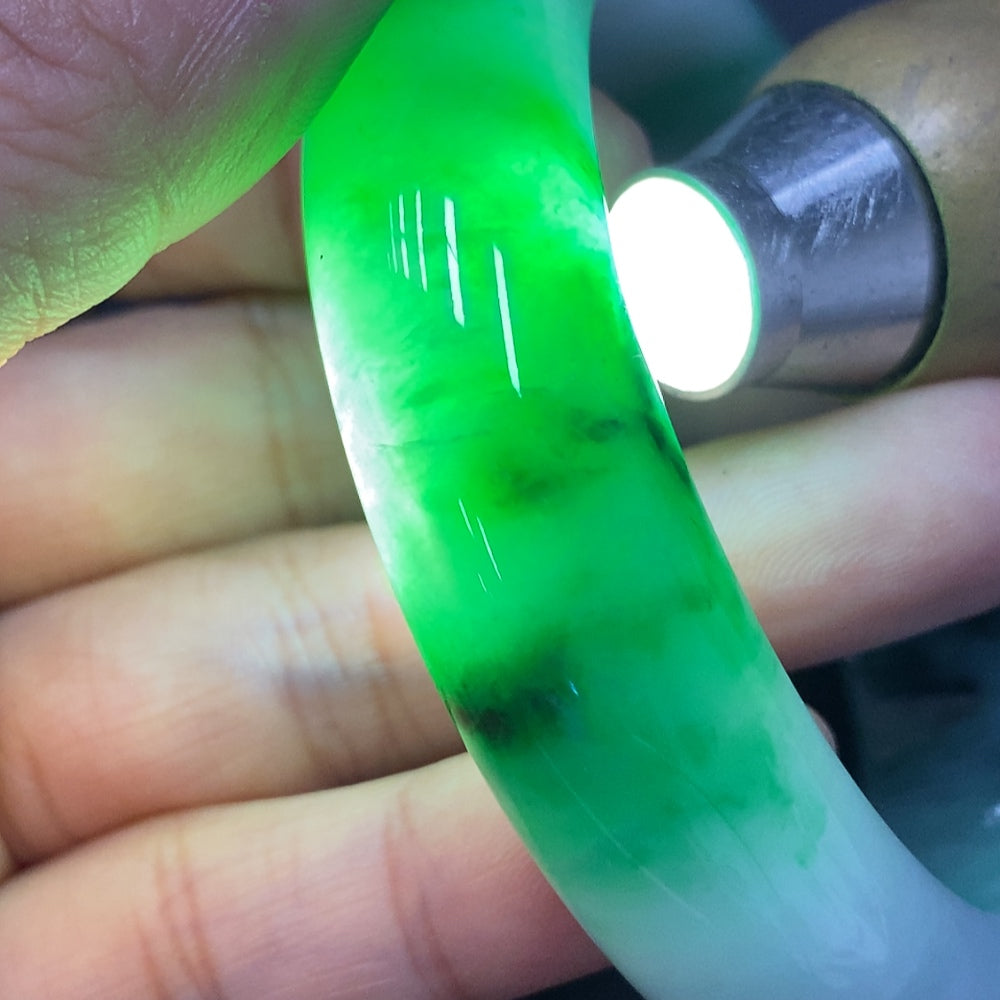Jadeite Round Bangle 53.8 Loop Size