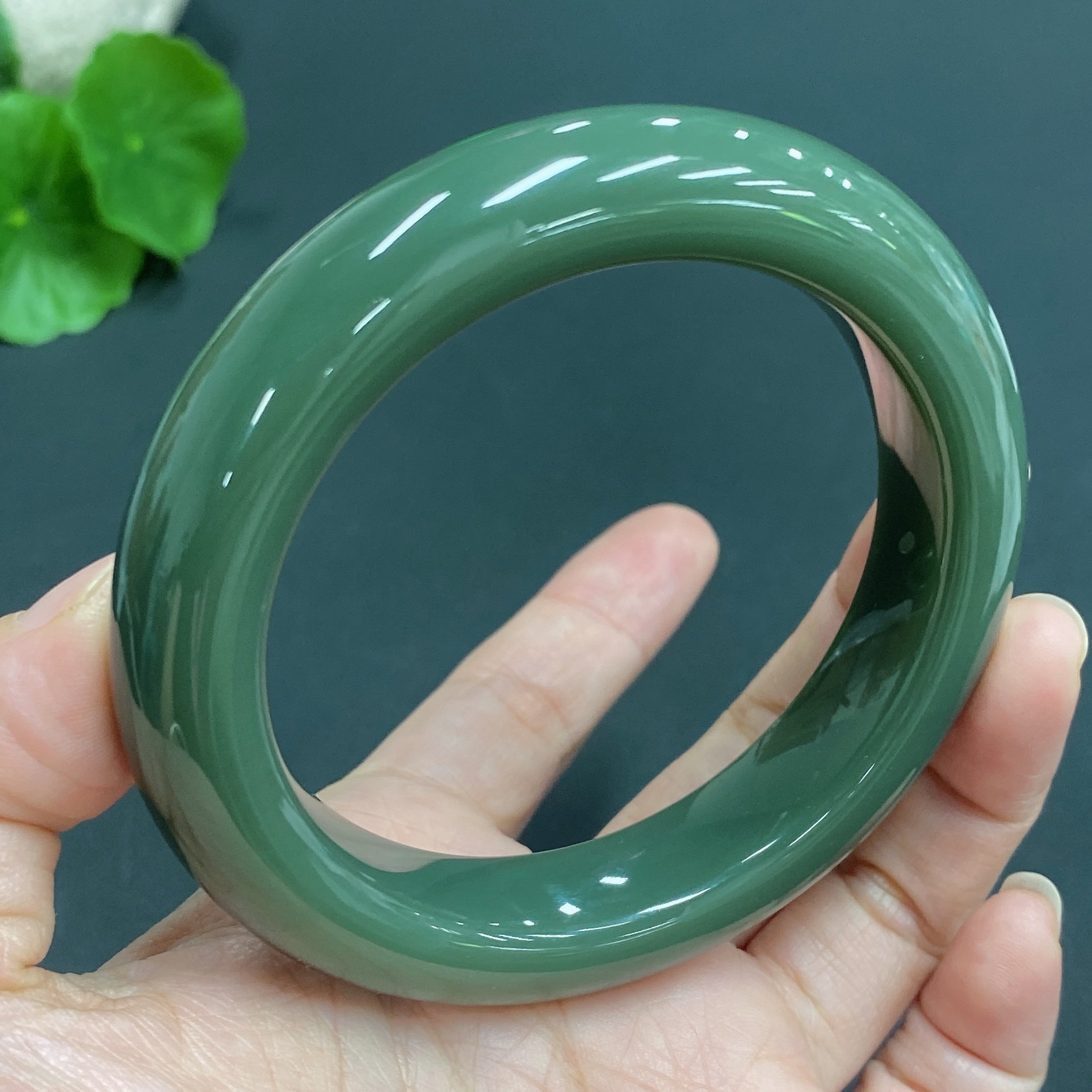 Hetian Jade Round Bracelet Size 56.8 Total Weight Approx. 73.6g