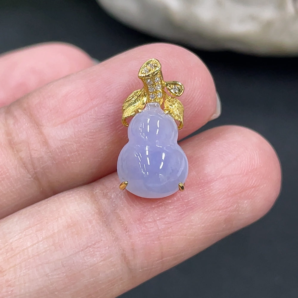 Jadeite Gourd Inlaid Pendant 18K Gold Inlaid with Diamonds