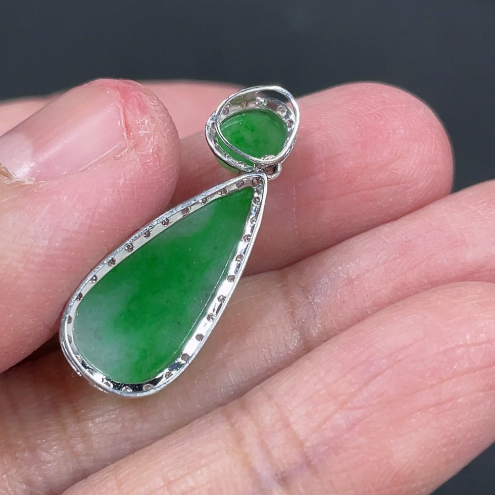 Jadeite Pendant with 18k Gold and Diamond Accents, Total Weight Approximately 1.57g