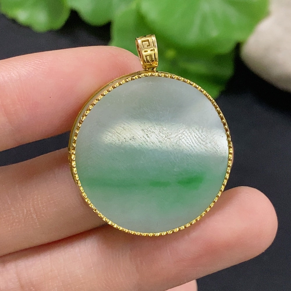 Jadeite Plain Pendant Pendant in 18k Gold