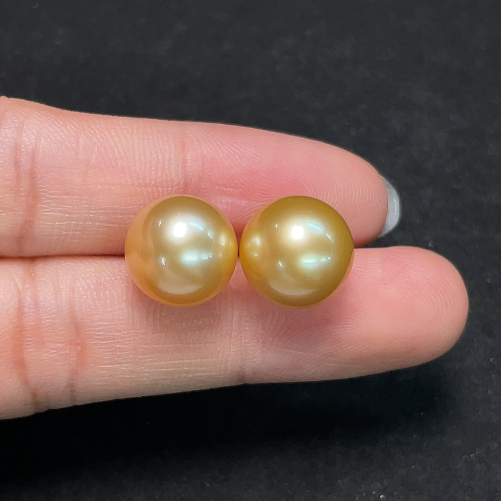 Seawater Pearl Earrings, Color Origin Undetermined, 18K Gold, with Box