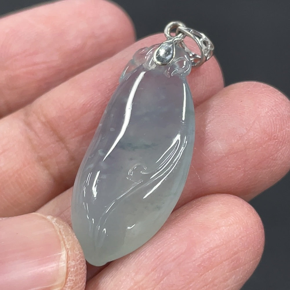 Jadeite Blessed Melon Pendant with 18k Gold Clasp, Total Weight Approx. 4g