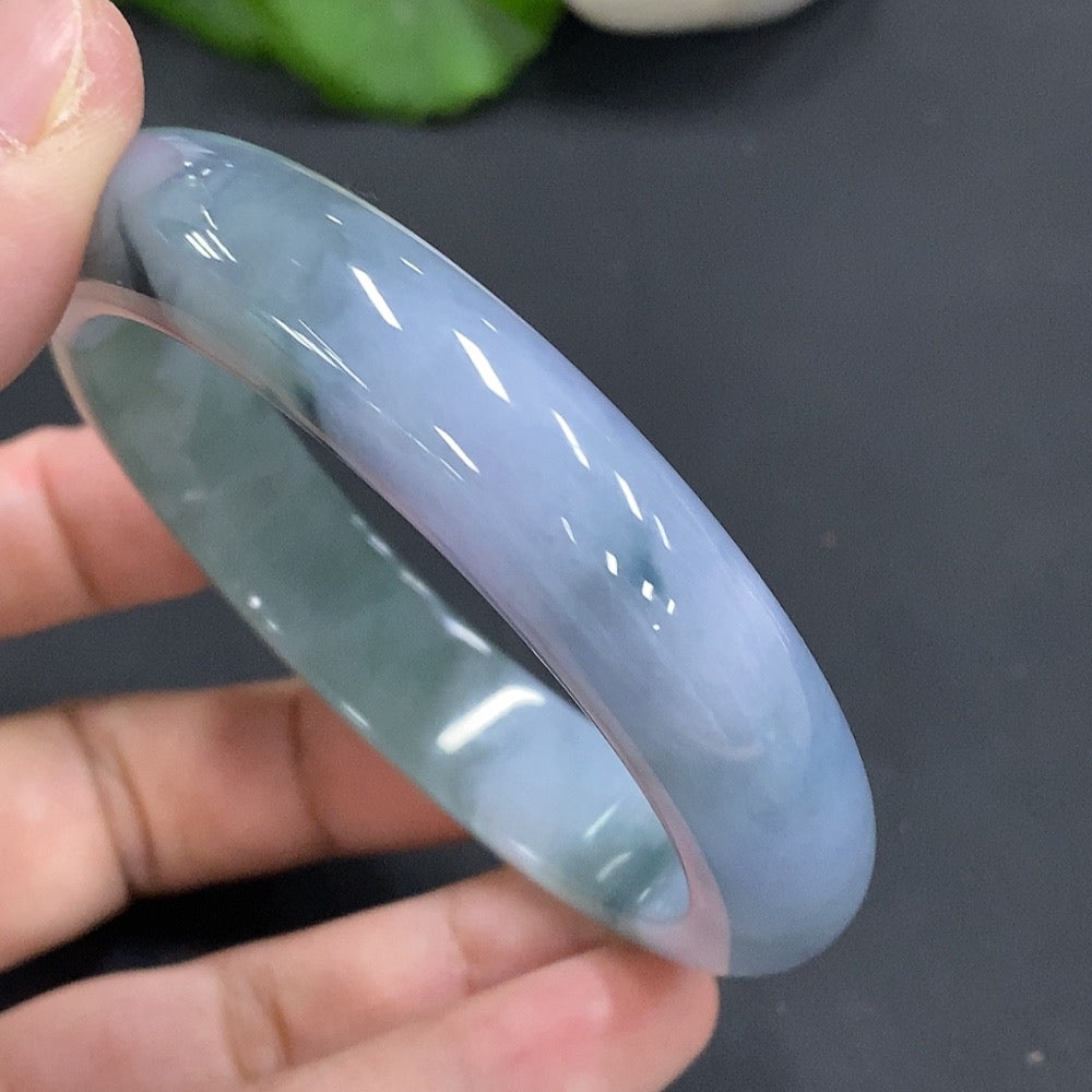 Jadeite round bracelet, circumference 56.5, total weight 63.795g