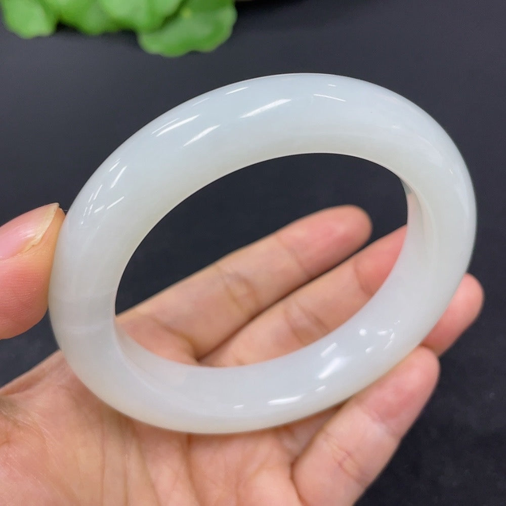 Hetian Jade Round Bangle
