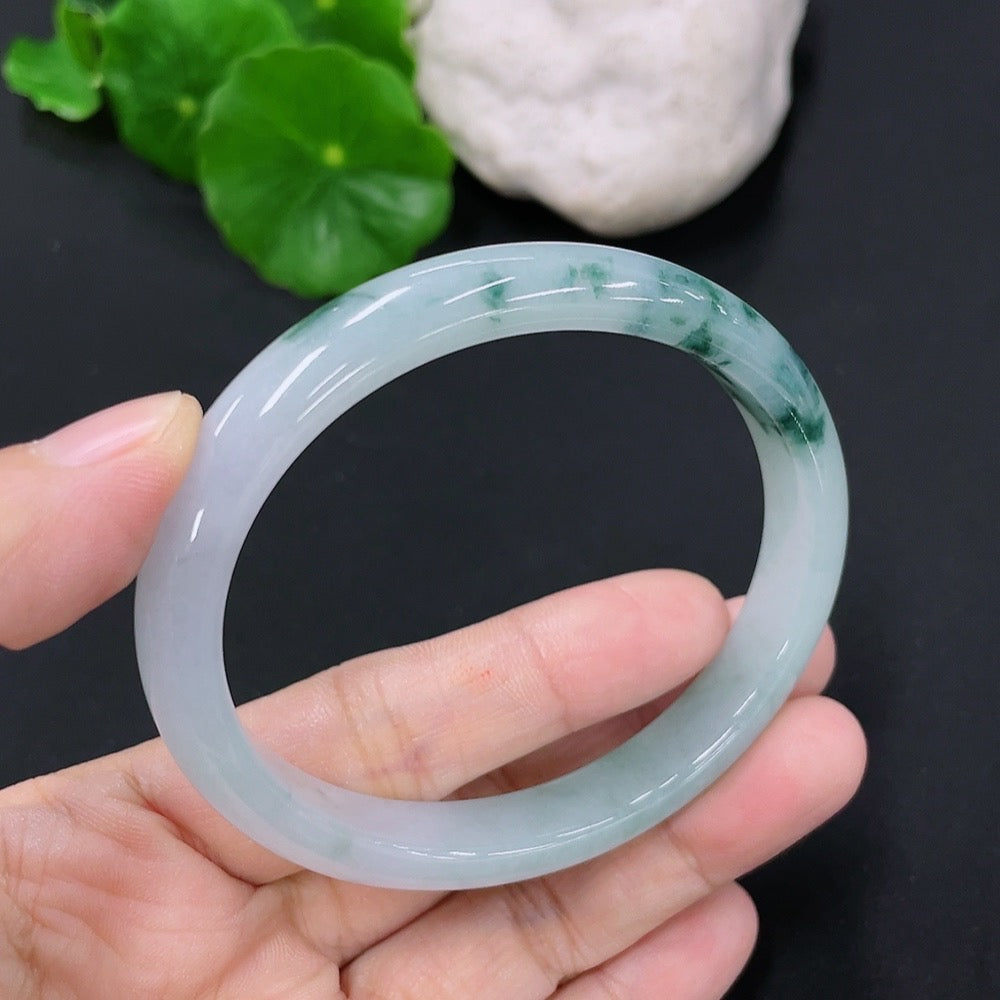 Jadeite Oval Bangle