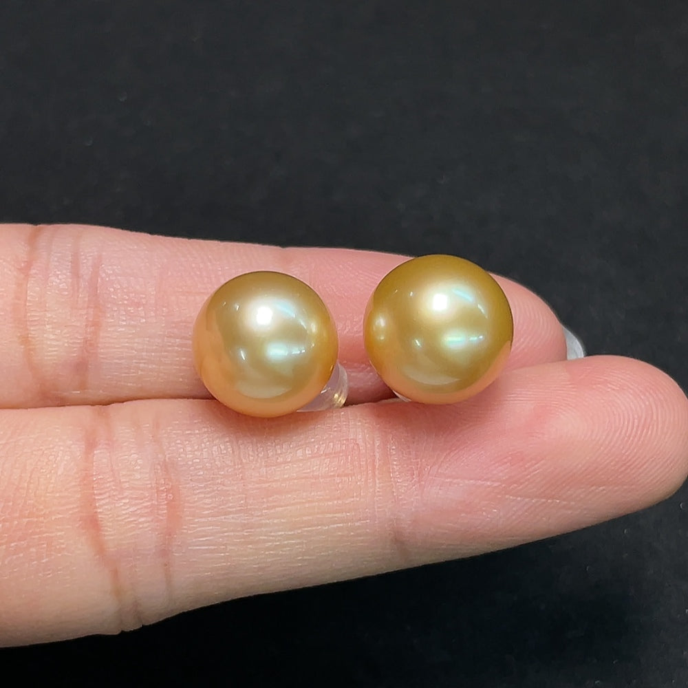 Seawater Pearl Earrings, Color Origin Undetermined, 18K Gold, with Box