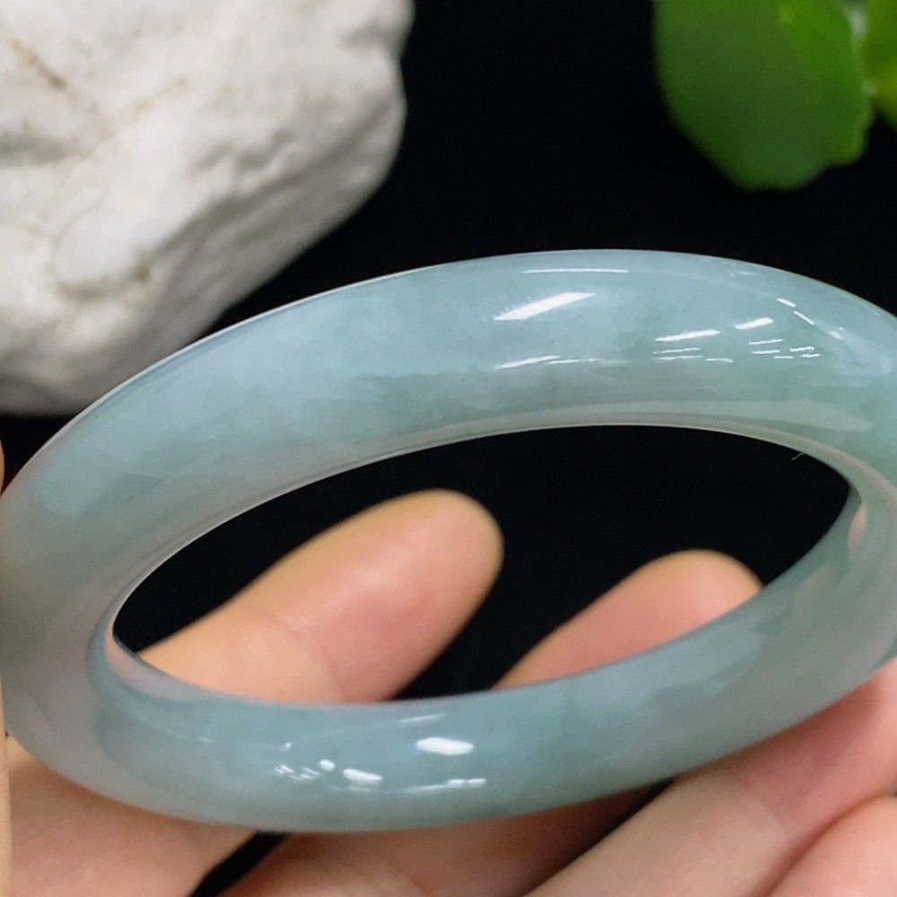 HKHQ jadeite round bangle in size 53.8 with a weight of 57.98g, showcasing smooth, polished jadeite bracelet design.