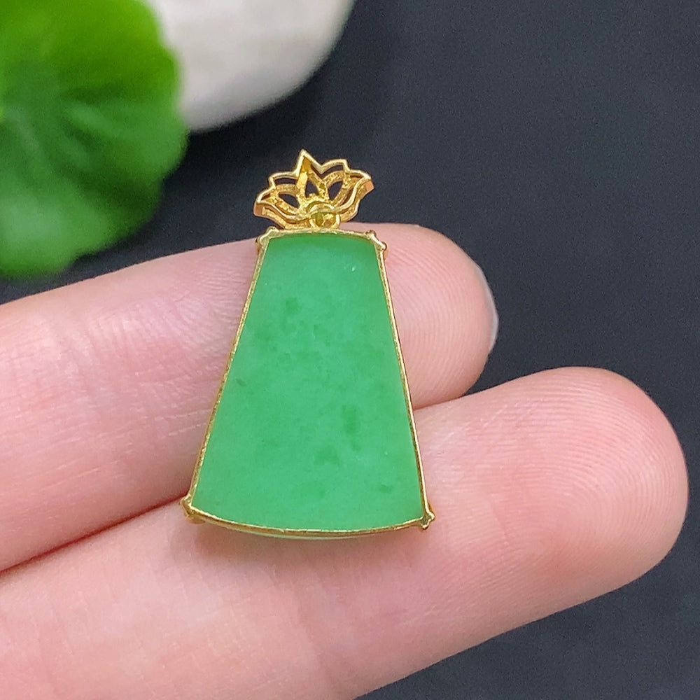Jadeite Plain Pendant Necklace with 18K Gold, Total Weight Approx. 1.8g