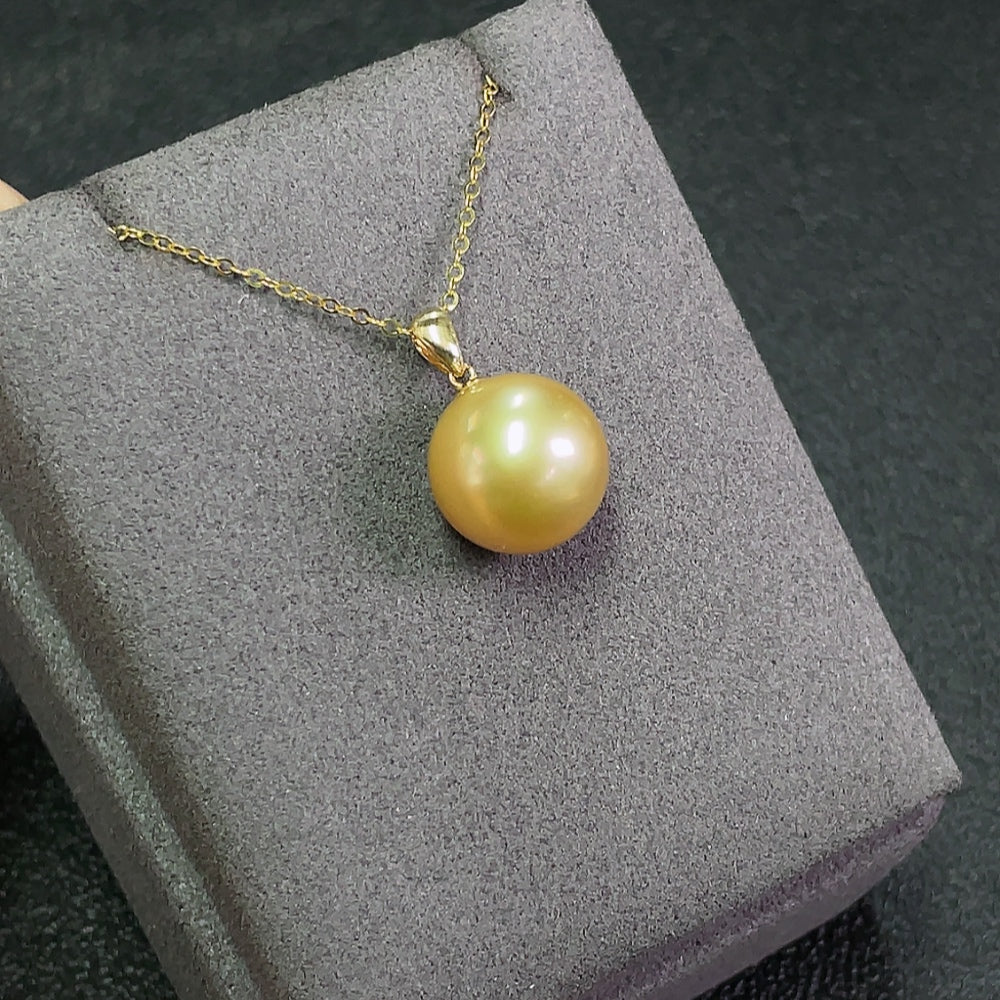 Saltwater Pearl Pendant with 18K Gold Setting, Color Origin Undetermined