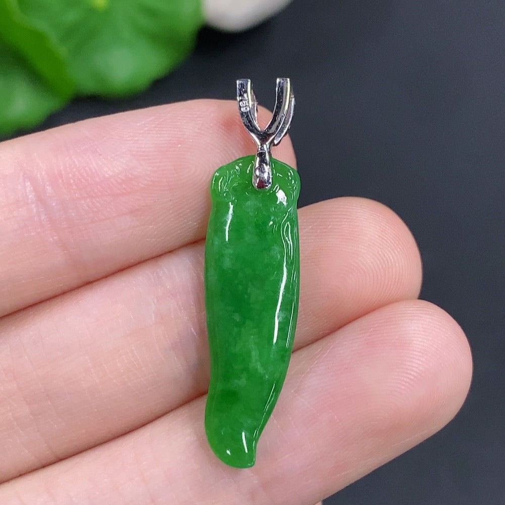 Jadeite Blessing Melon Pendant with 18K Gold Clasp, Set with Diamonds