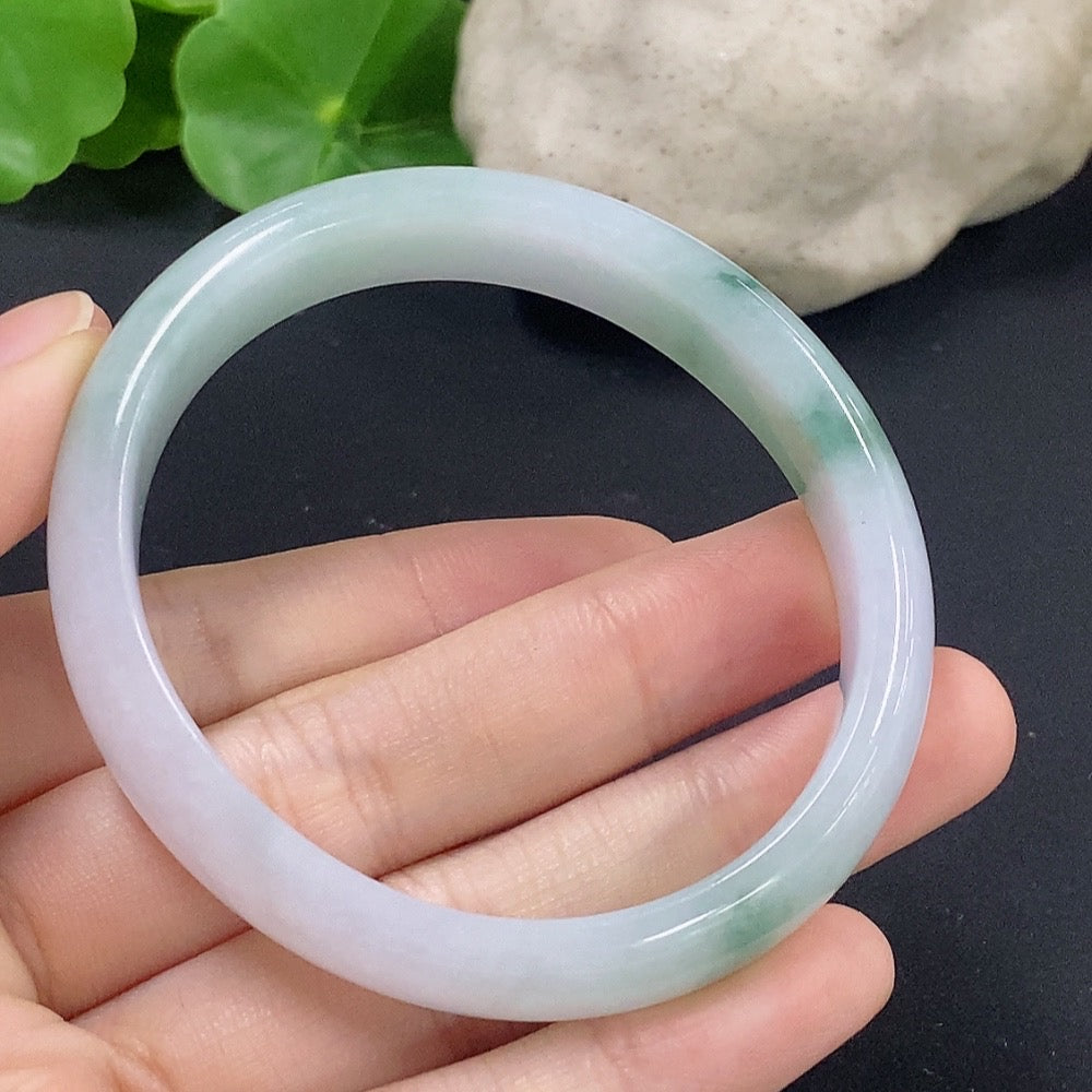 Jadeite Concubine bracelet in size 55/48.3, weighing approximately 42.13g, featuring smooth jadeite beads, by HKHQ.
