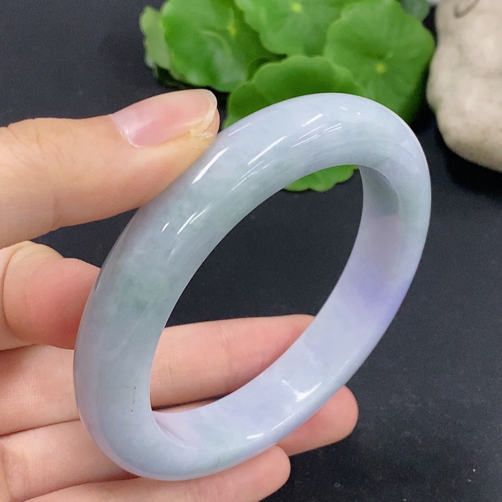 Jadeite round bracelet in size 58 with approximately 71.29g weight, featuring smooth polished jade stones, HKHQ brand.