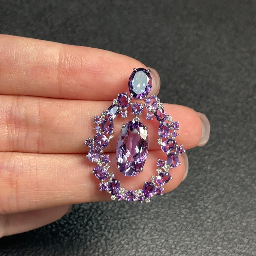 HUILIU HQ 18K gold jewelry featuring sparkling gemstones, with a total weight of approximately 6.25 grams.