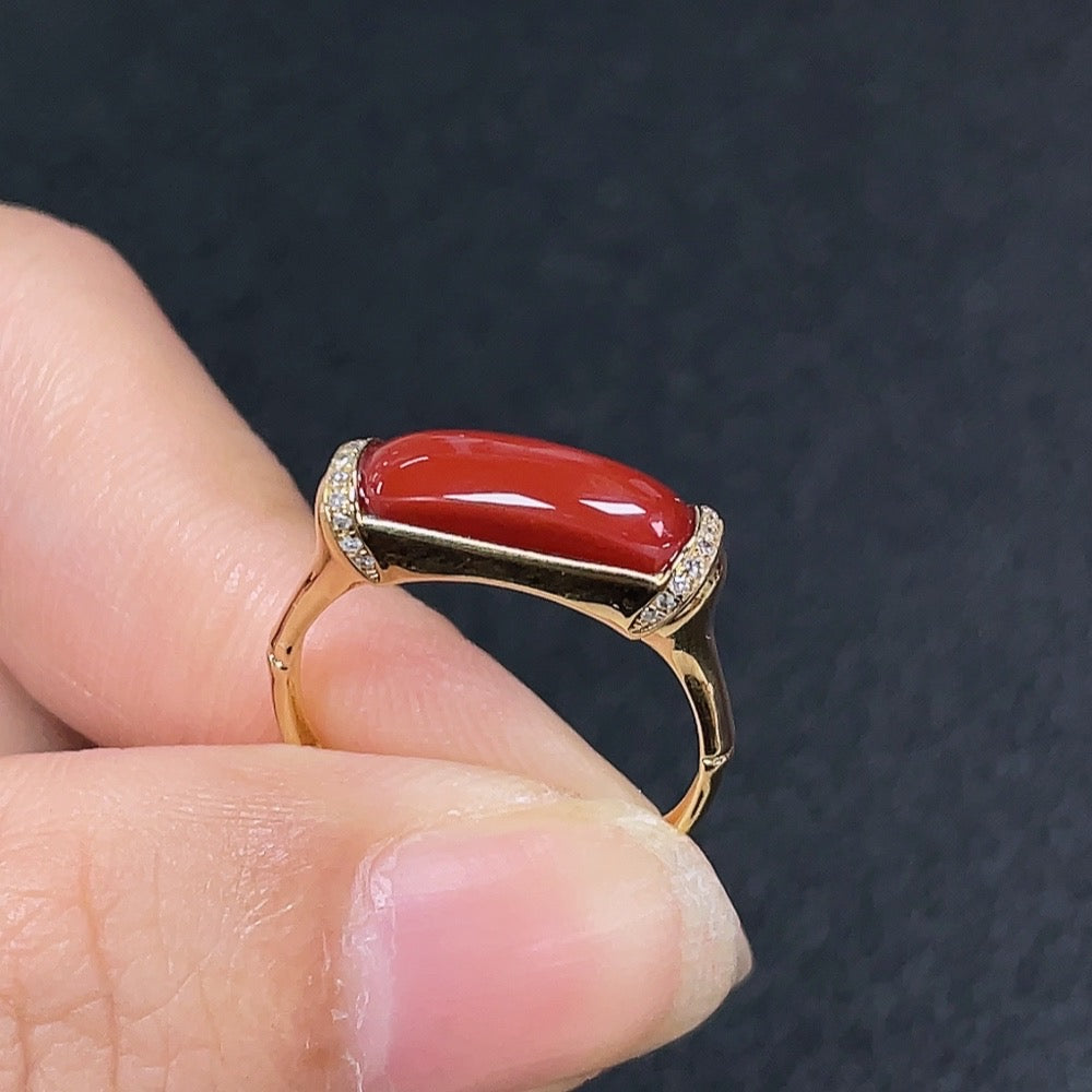 18K red agate gemstone ring by HUILIU HQ, size 15, with a 13.8x4.2mm stone, total weight approx. 2.62g.