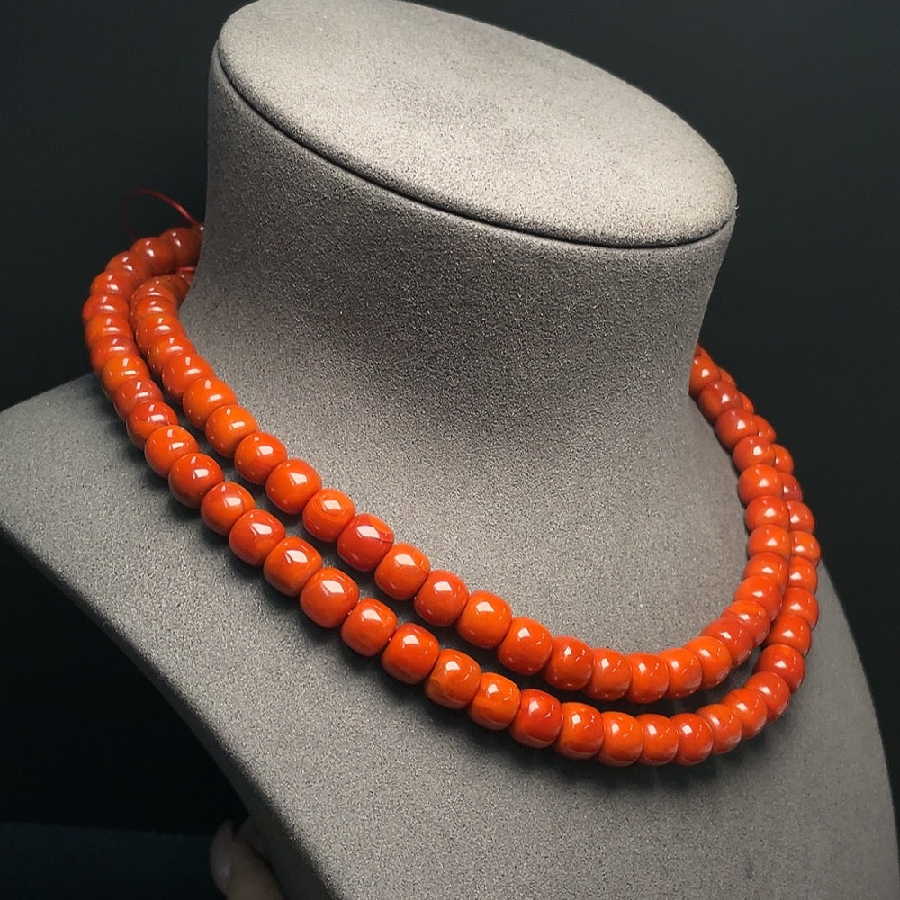 Red Agate gemstone bead necklace by HUILIU HQ featuring organic matter, 9.3mm diameter, weighs approximately 120.67g.