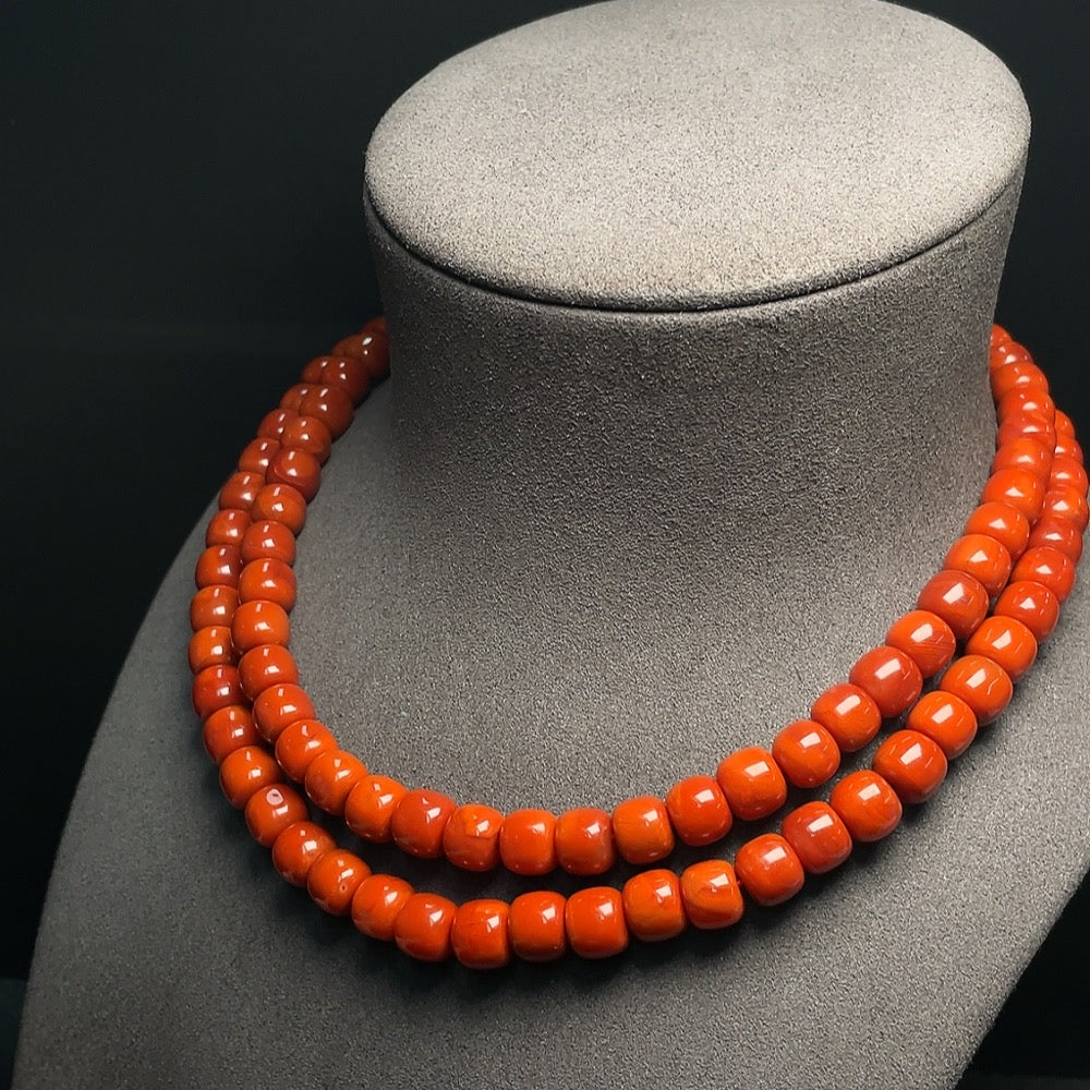 Red Agate gemstone bead necklace with visible organic matter, 9.3mm diameter, from HUILIU HQ, weighing approximately 120.67g.