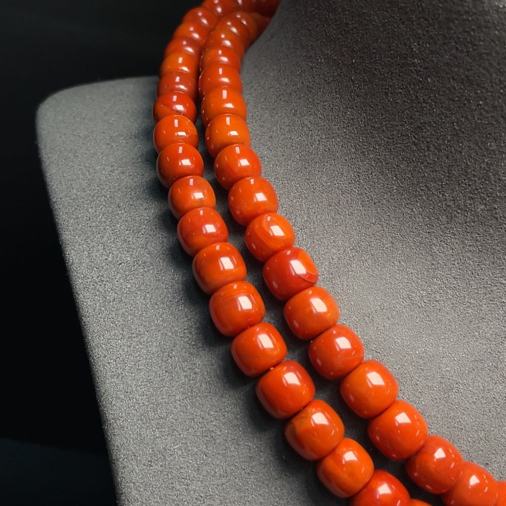 Red Agate Bead Necklace by HUILIU HQ featuring 9.3mm beads with visible organic matter, total weight around 120.67g.