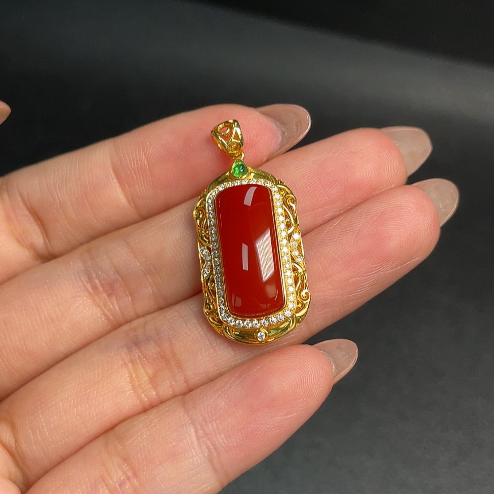 Huiliu Certified Red Agate Pendant featuring smooth polished gemstone without diamond, natural gemstone jewelry.