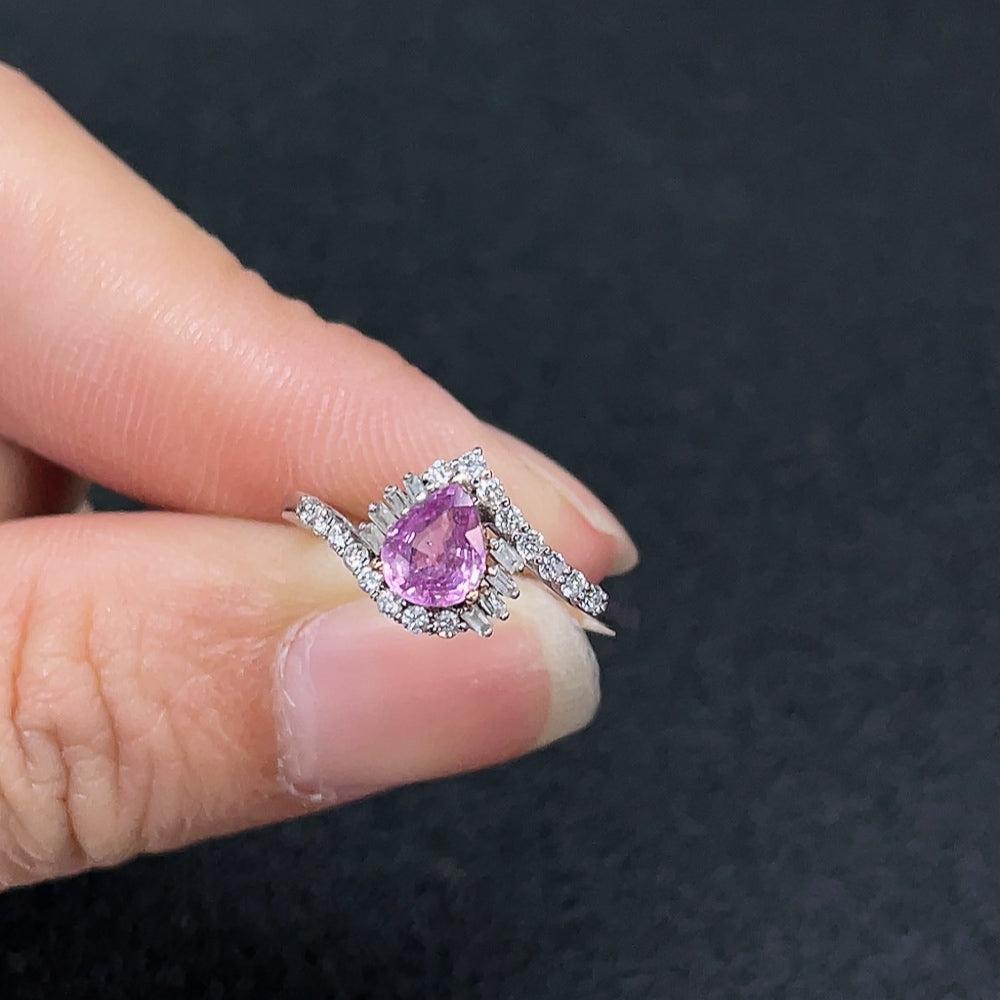 HUILIU HQ sapphire ring in 18K gold with diamond accents, size 14, featuring a 6.1x4.5mm sapphire gemstone.