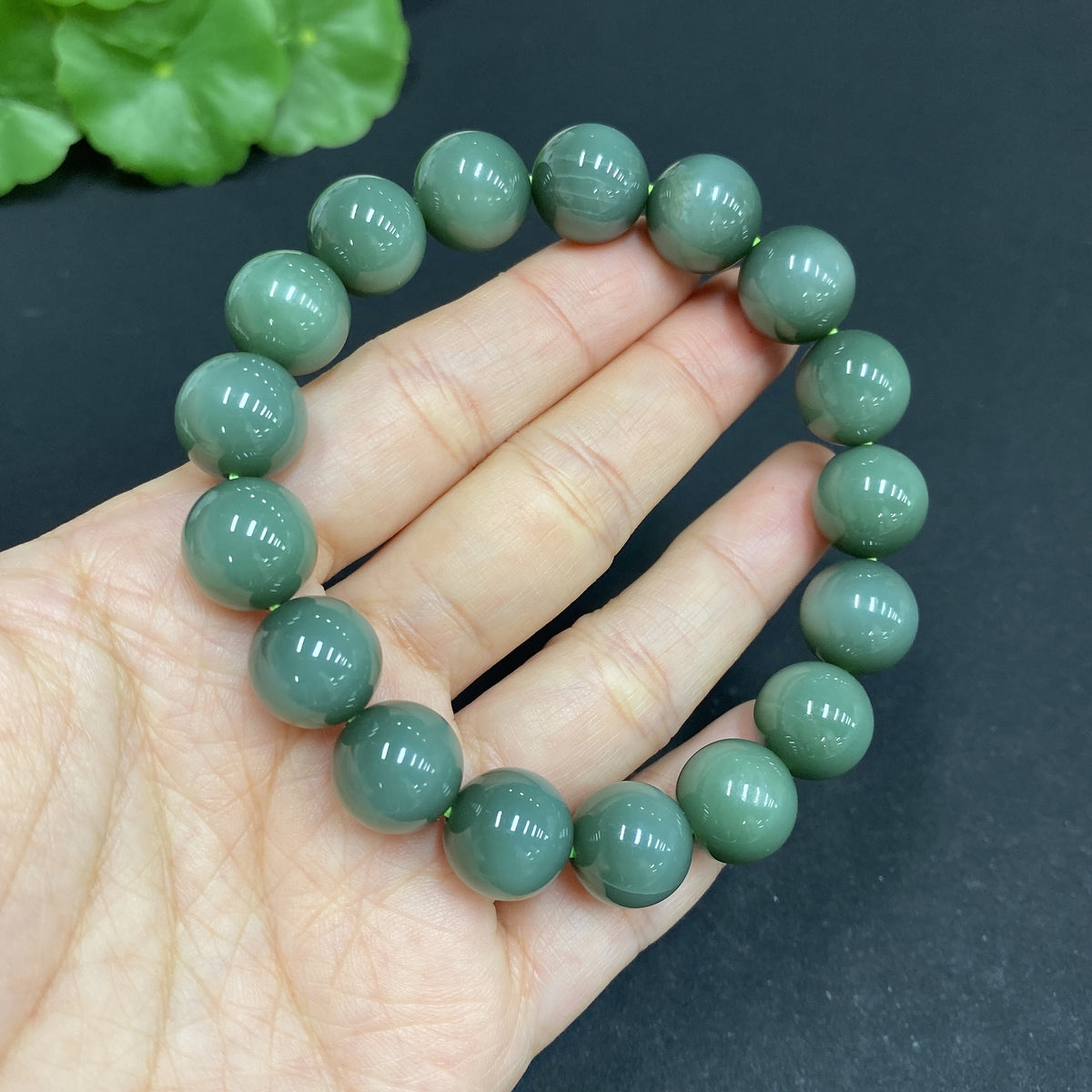 Hetian Jade Jasper bracelet with 11.6mm beads, natural green and brown tones, weighing approx. 47.1g, by HUILIU HQ.