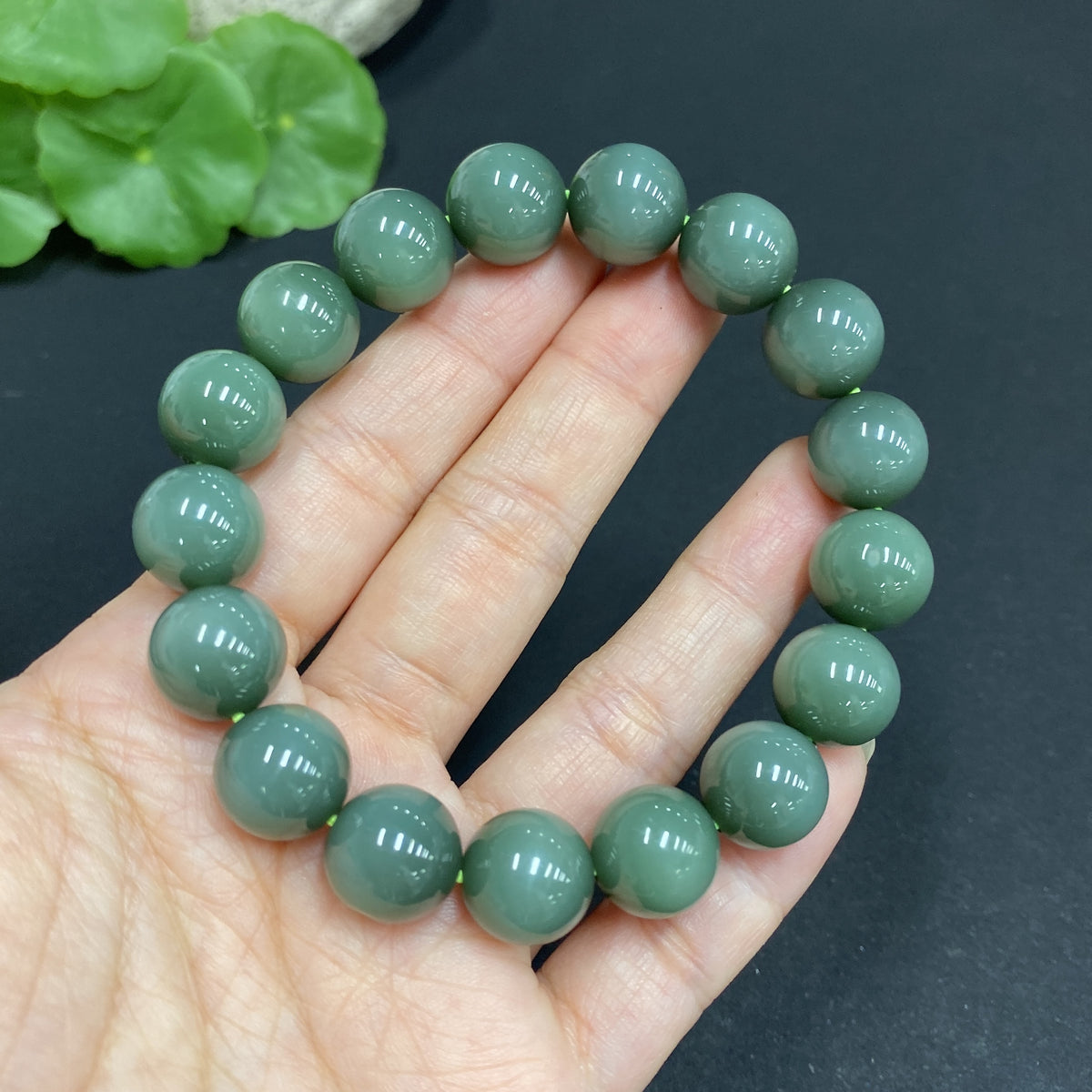 Hetian Jade Jasper bracelet with 11.6mm beads, crafted by HUILIU HQ, weighing approximately 47.1g, showcasing natural jade and jasper stones.