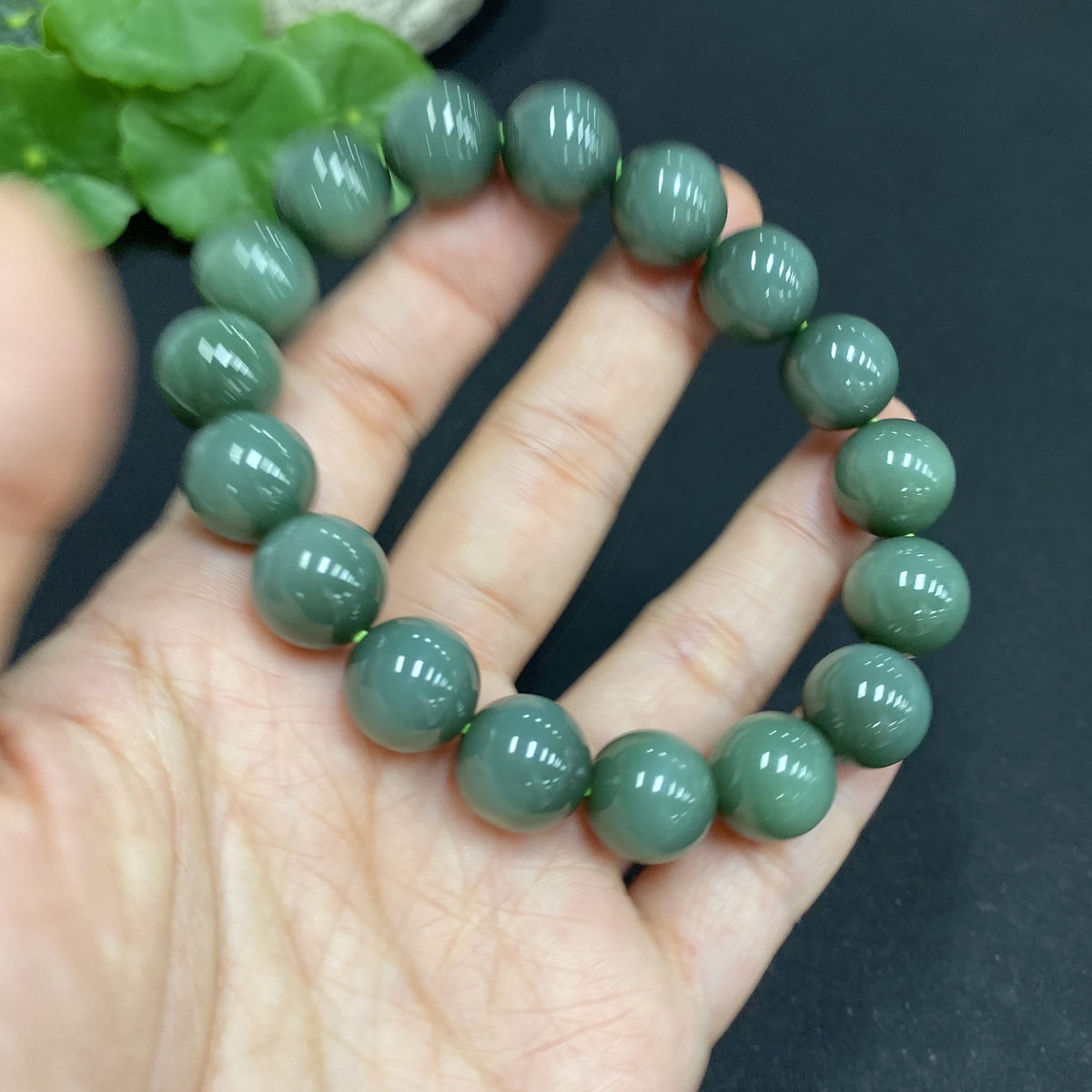 Hetian Jade Jasper bracelet with 11.6mm beads, natural green and brown tones, weighing approximately 47.1g, by HUILIU HQ.