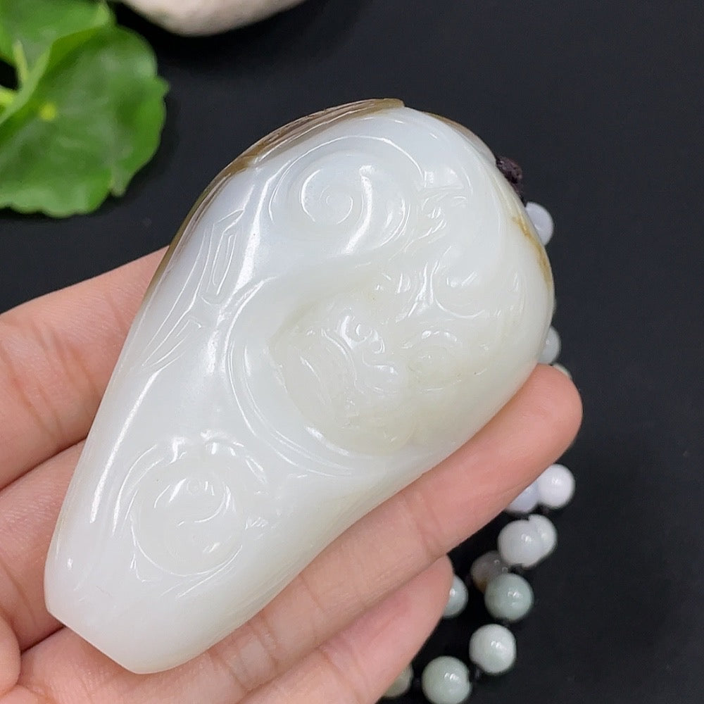 HUILIU HQ Hetian jade pendant featuring an auspicious beast design on a chain, total weight approximately 97.1g, natural skin color.