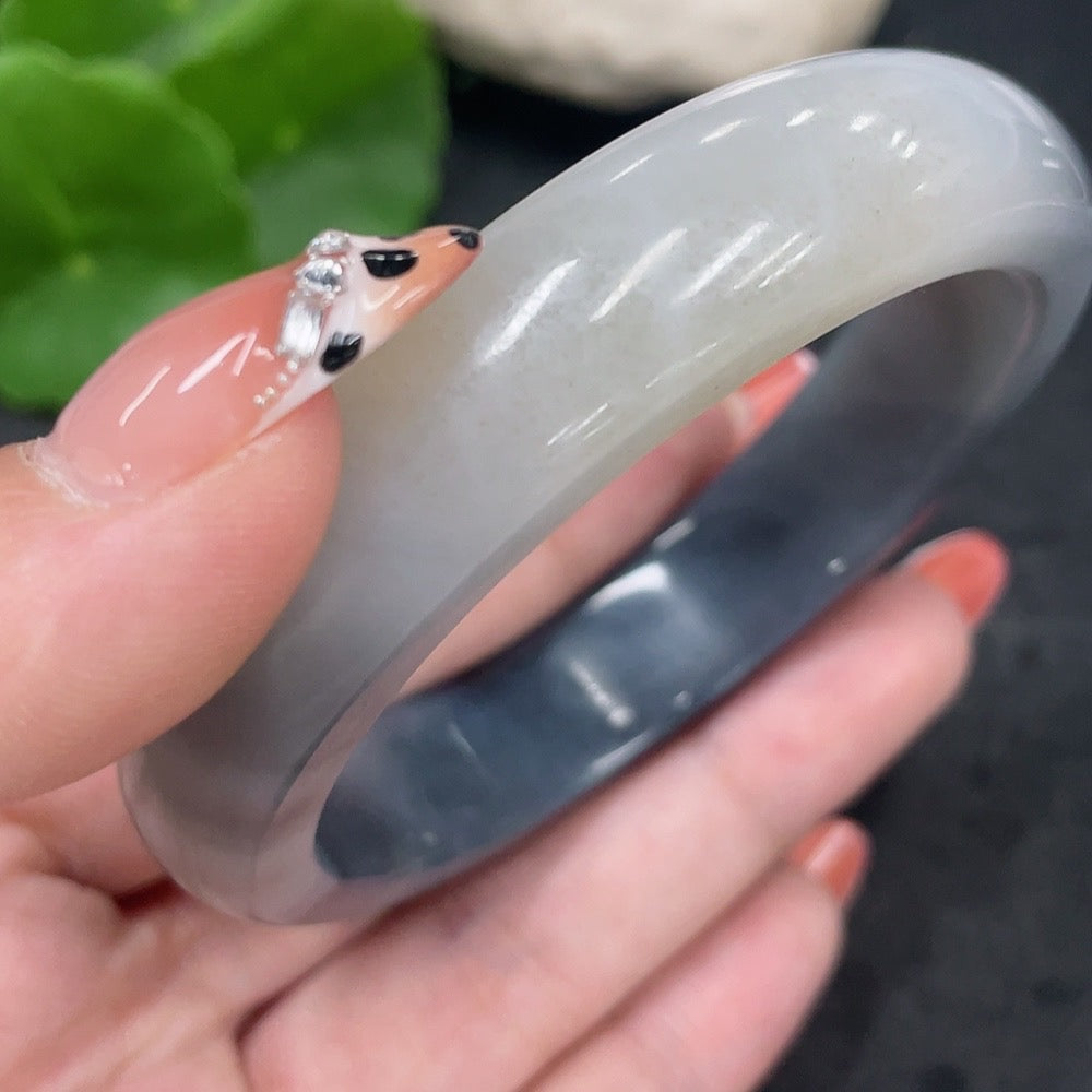 Hetian jade round bracelet from HUILIU HQ, 57.5mm size, approximately 61.5g weight, smooth polished jade jewelry piece.