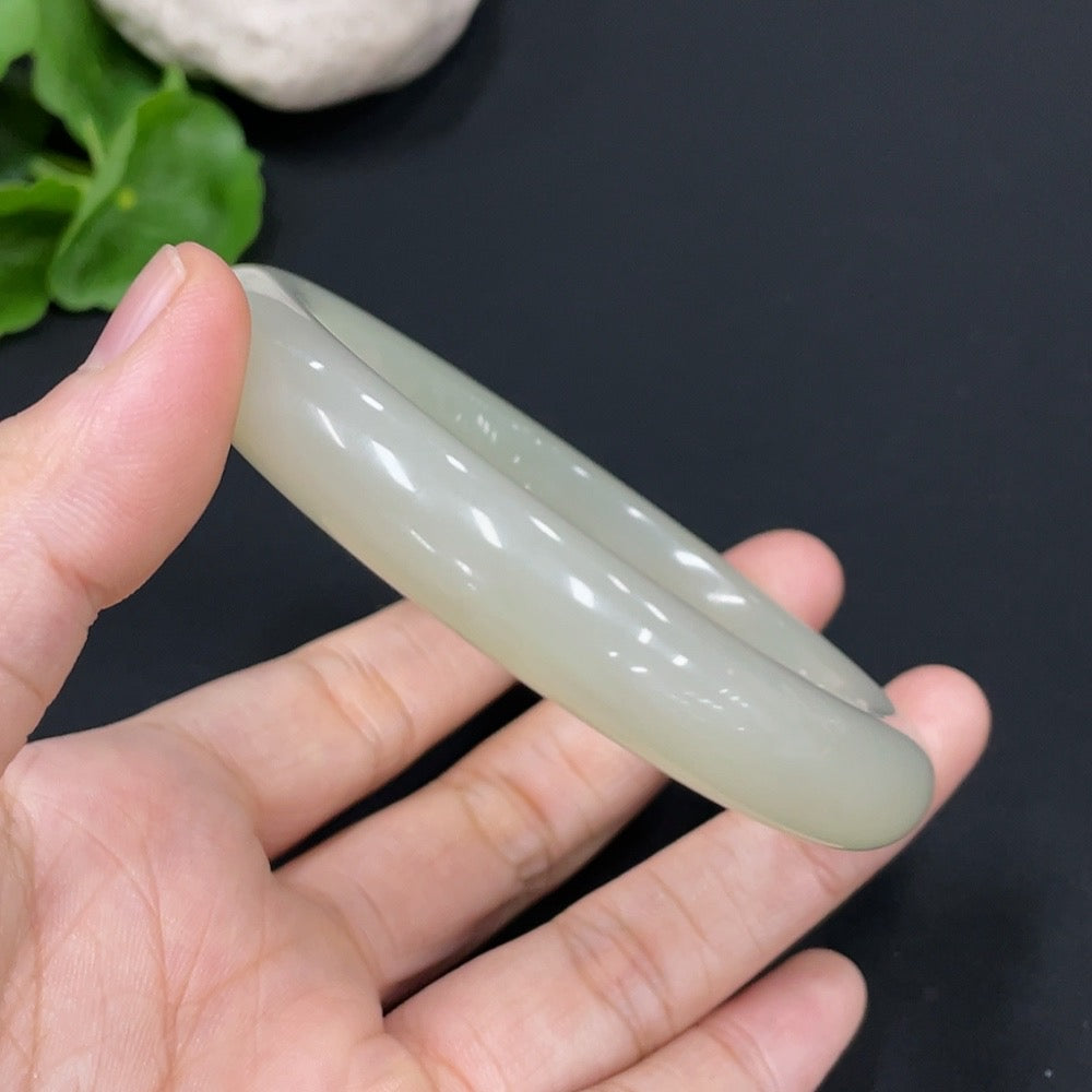 Huiliu HQ Hetian Jade round bracelet, size 58.4, with a total weight of approximately 55.7g, showcasing smooth, polished jade beads.