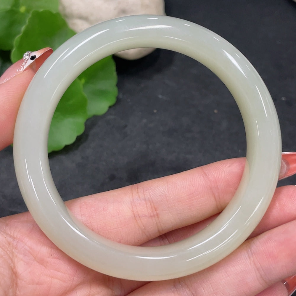 Huiliu HQ Hetian jade round bracelet, size 58.9, weighing approx. 58.7g, showcasing smooth, polished jade beads.
