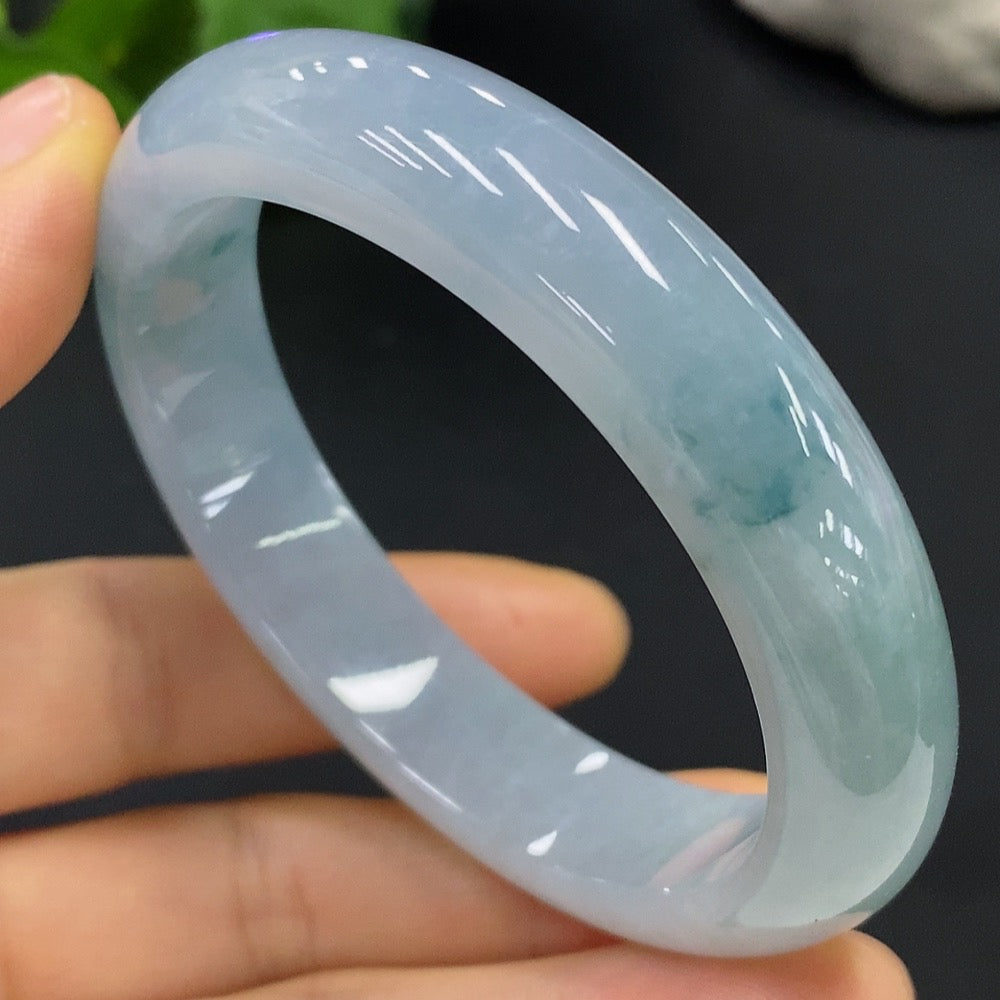 HUILIU HQ Imperial Concorde jadeite bangle with 56.5/50mm diameter and 52.826g, showcasing smooth, polished jade surface.