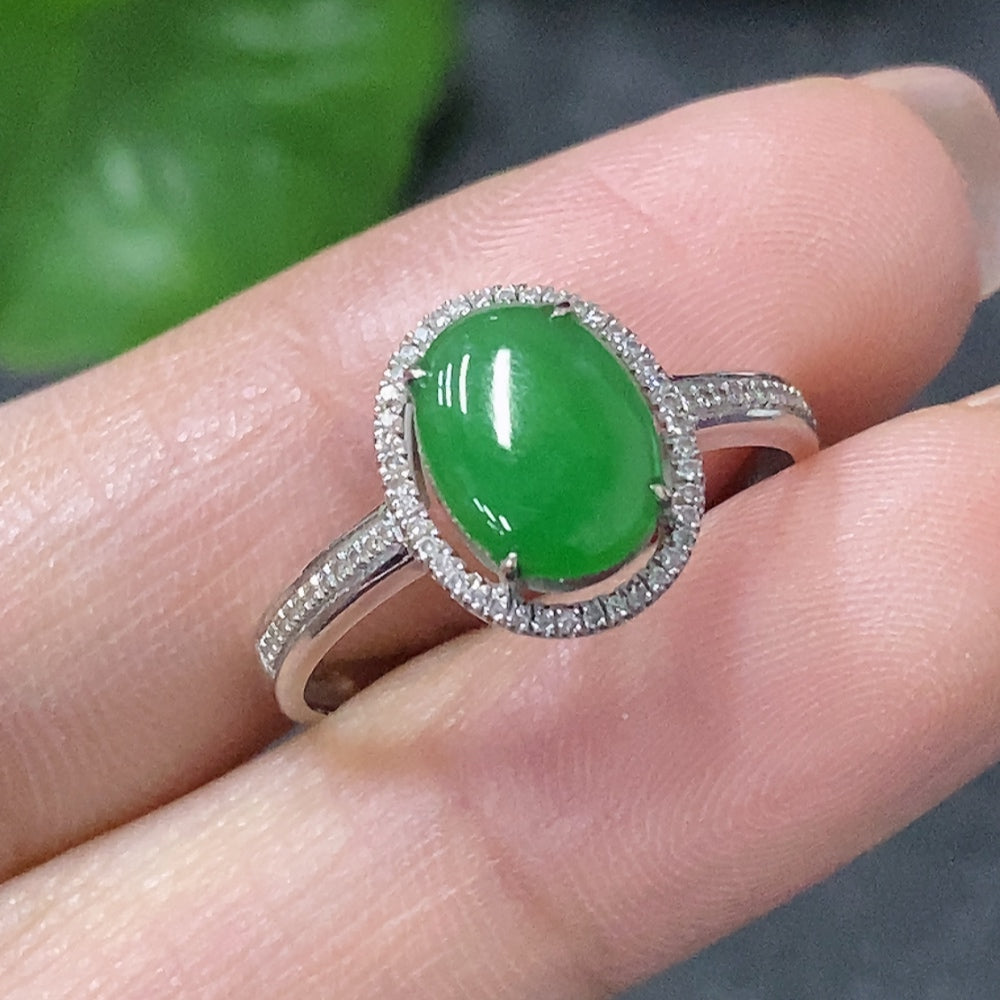 HUILIU HQ jadeite and diamond ring in 18k gold, size 14, featuring green jade and sparkling diamonds, approx. 2.11g weight.