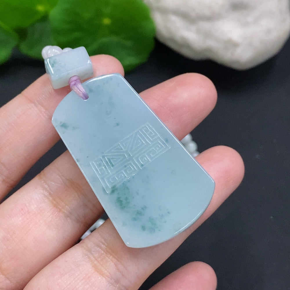 HUILIU HQ jadeite antique-style plain pendant with chain, weighing approximately 33.7g, showcasing smooth jade surface and classic design.