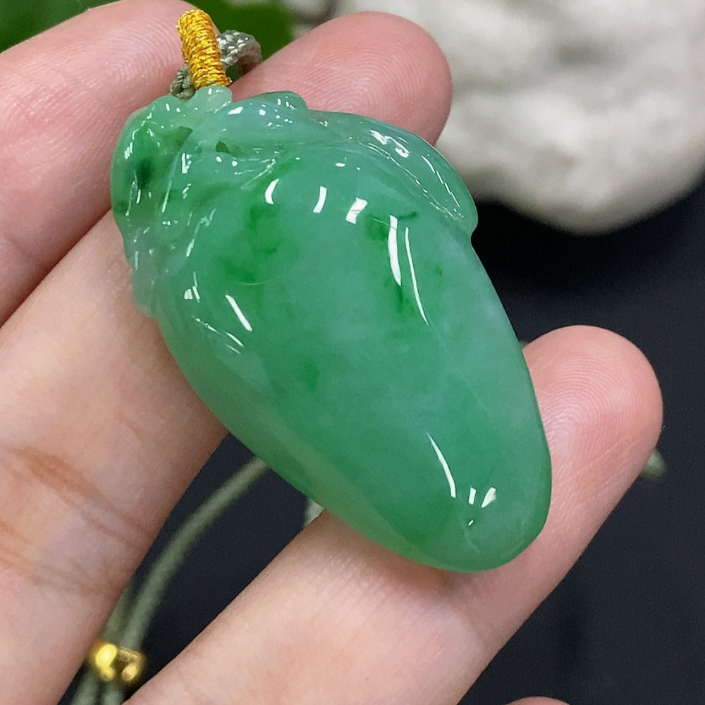 Jadeite auspicious gourd pendant with rope, non-gold, from HUILIU HQ, weighing approximately 16.1g, featuring intricate jade carvings.
