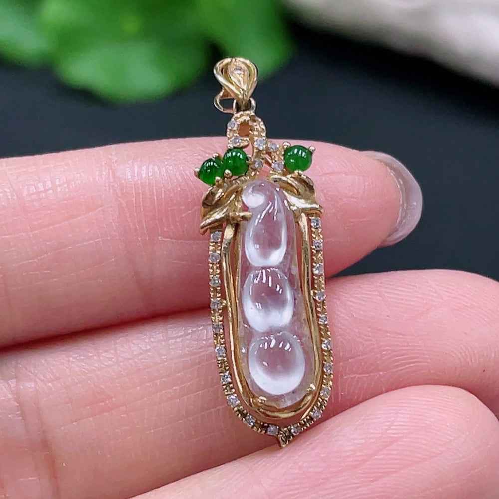 HUILIU HQ Jadeite Blessing Bean Pendant in 18K gold with inlaid design, weighing approximately 2.24g, showcasing detailed craftsmanship.