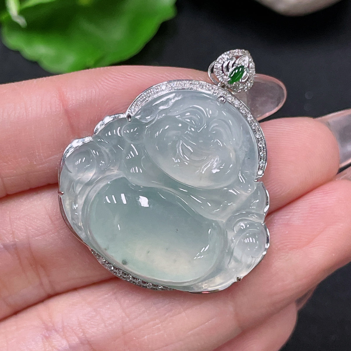 Jadeite Buddha inlay piece by HUILIU HQ featuring 18k gold inlaid with diamonds, weighing approximately 8.48g.
