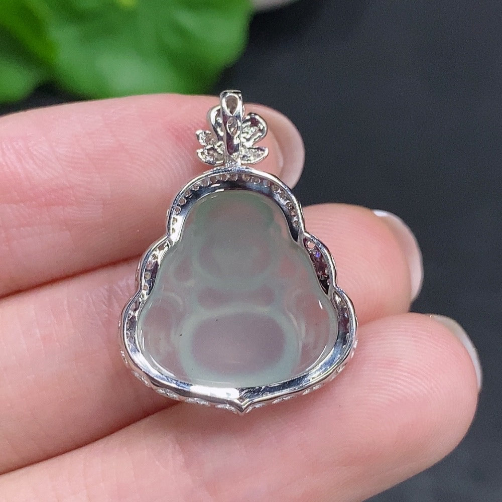 HUILIU HQ jadeite Buddha pendant with 18k gold and diamond accents, weighing approximately 2.8 grams.