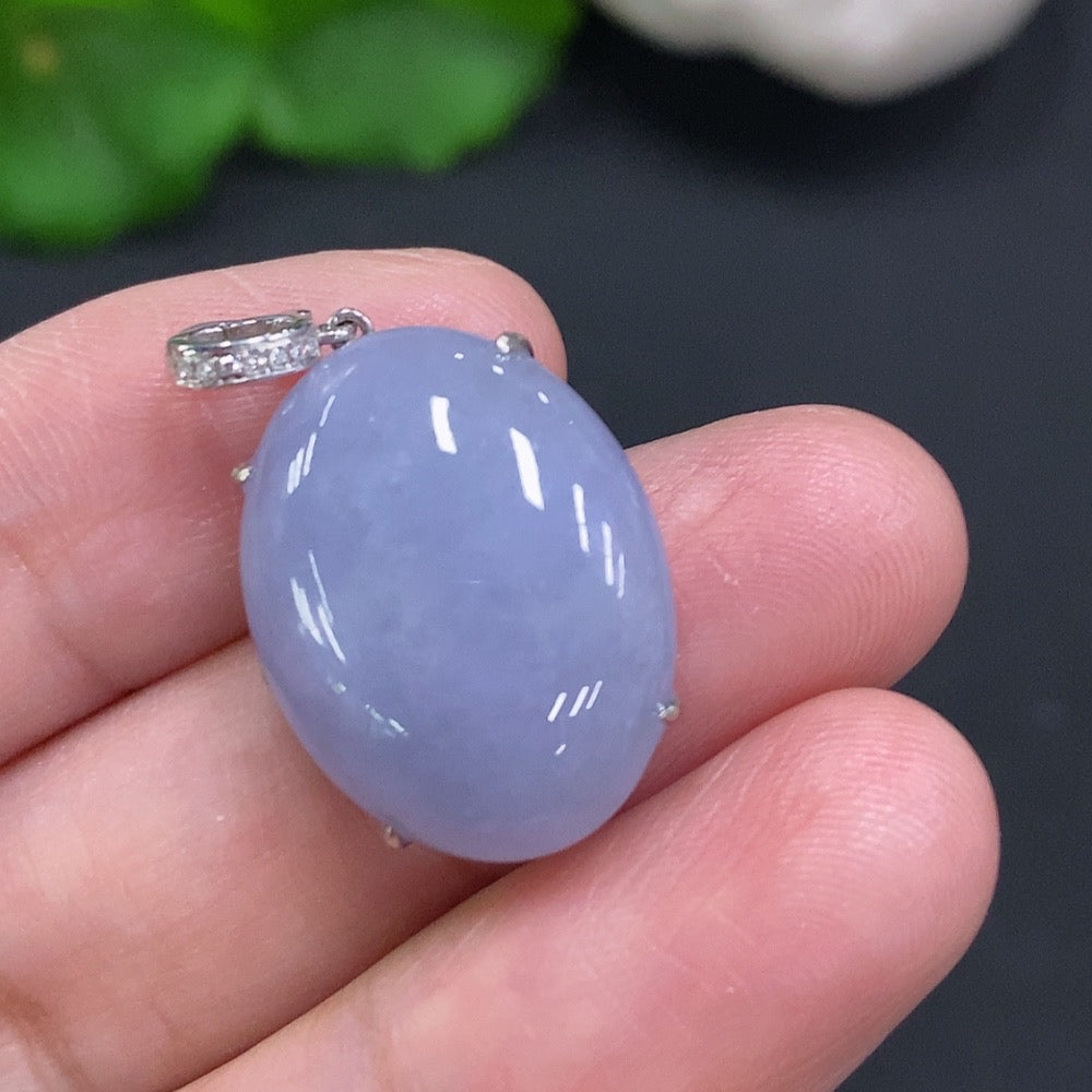 HUILIU HQ jadeite cabochon pendant with 18k gold setting, diamond accents, weighing approx. 4.7g, showcasing elegant craftsmanship.