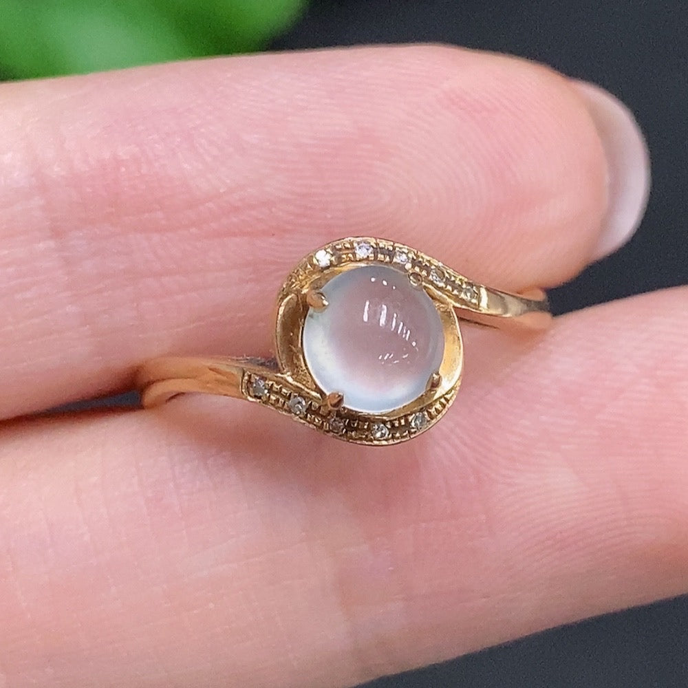 HUILIU HQ jadeite cabochon ring in 18k gold with diamond accents, size 13, total weight approx. 1.6g, elegant jewelry piece
