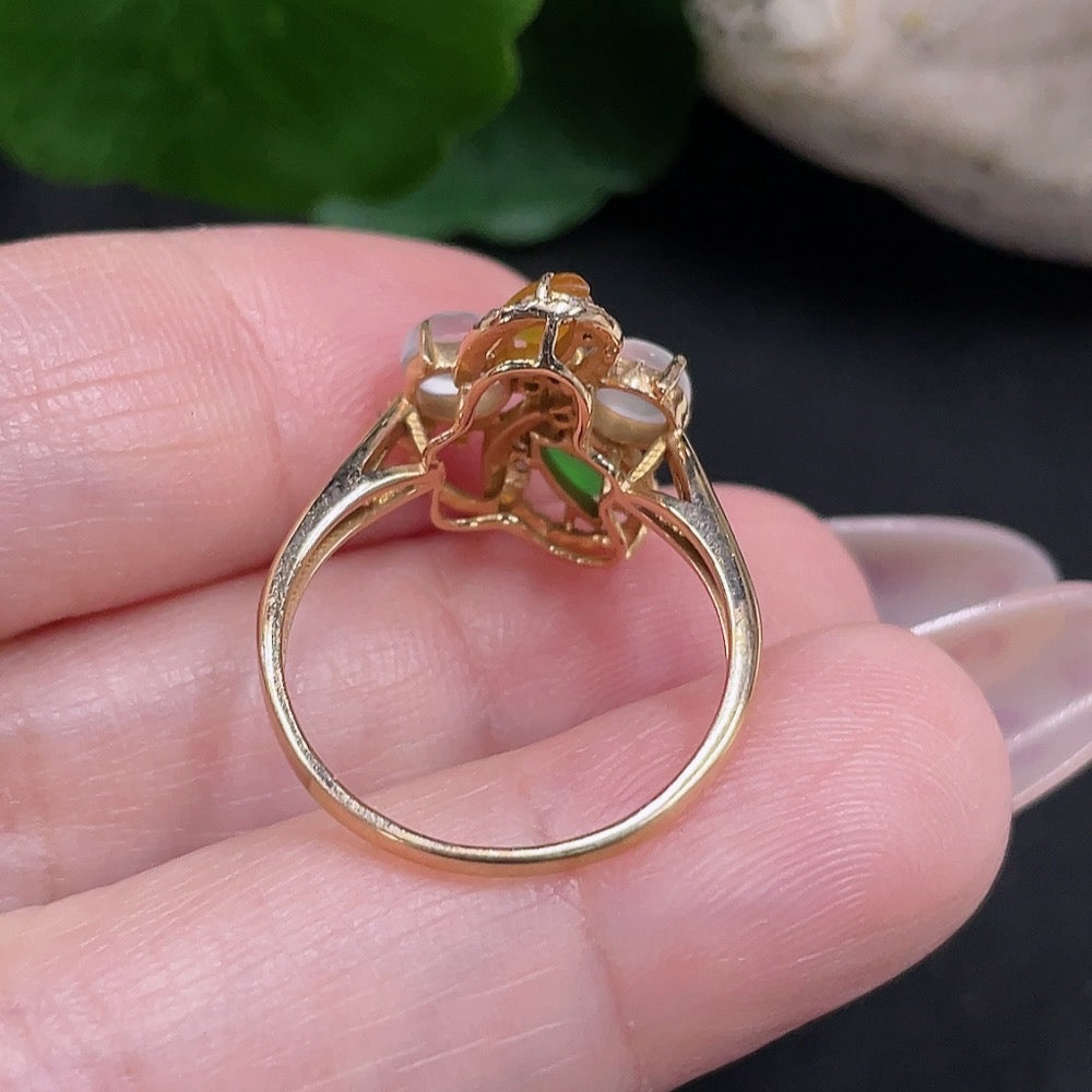 Jadeite cabochon solitaire ring in 18K gold with diamond accents, size 15, weight approx. 2.7g, by HUILIU HQ.