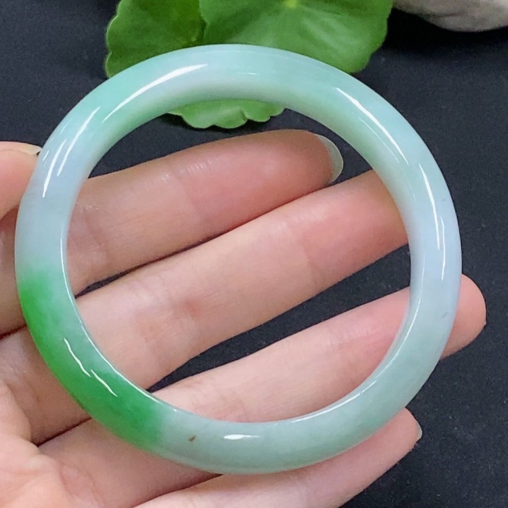 HUILIU HQ jadeite circle bracelet in size 53 with approximately 40.17g weight, featuring smooth, polished jade stones.