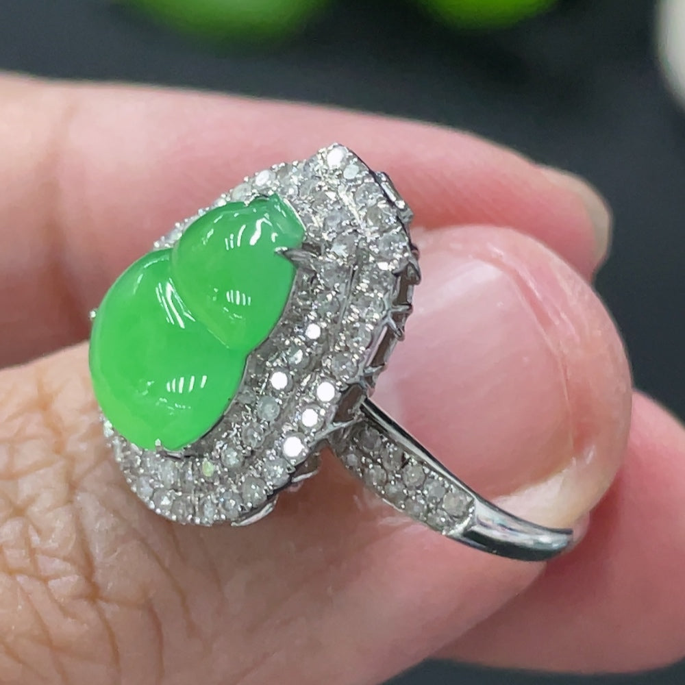 HUILIU HQ jadeite gourd pendant ring in 18k gold with diamond inlays, dual-purpose style, size 14, weight about 3.45g.