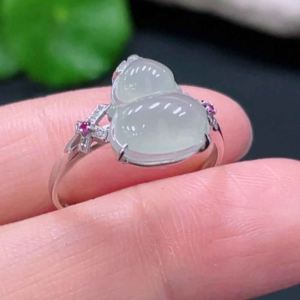 HUILIU HQ jadeite gourd inlay ring in 18K gold, size 17, featuring a smooth jadeite stone and intricate gold detailing.