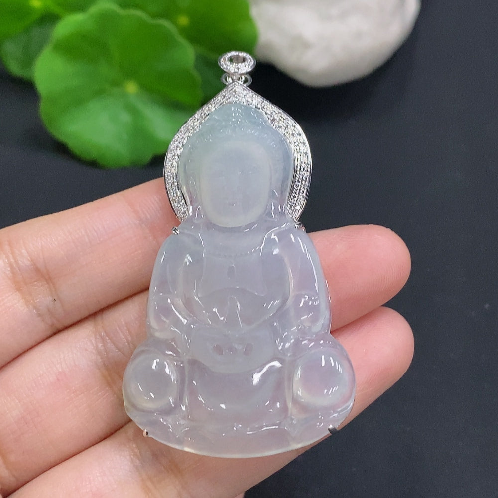 Jadeite Guanyin pendant with 18K gold and diamond accents, crafted by HUILIU HQ, weighing approximately 13.9g.