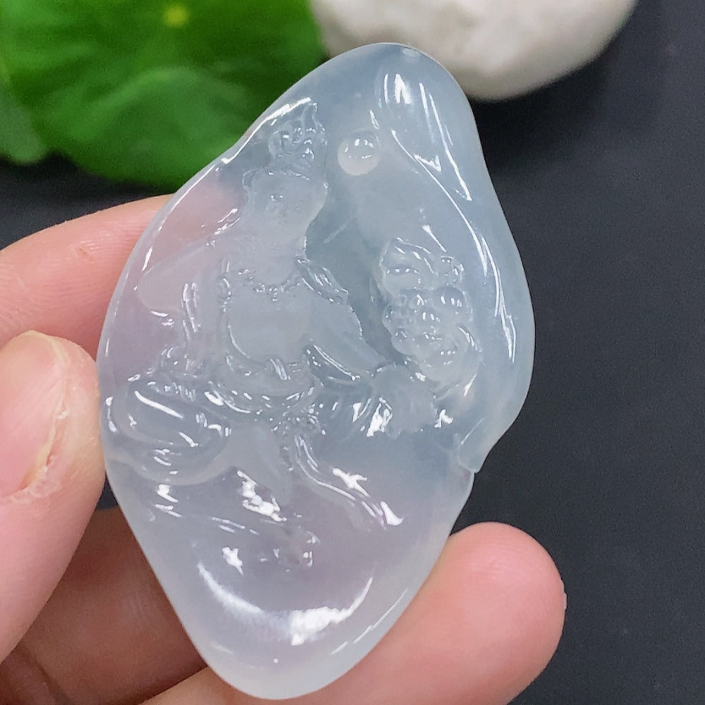 Jadeite Guanyin pendant from HUILIU HQ, intricately carved jade jewelry weighing approximately 15.9g.
